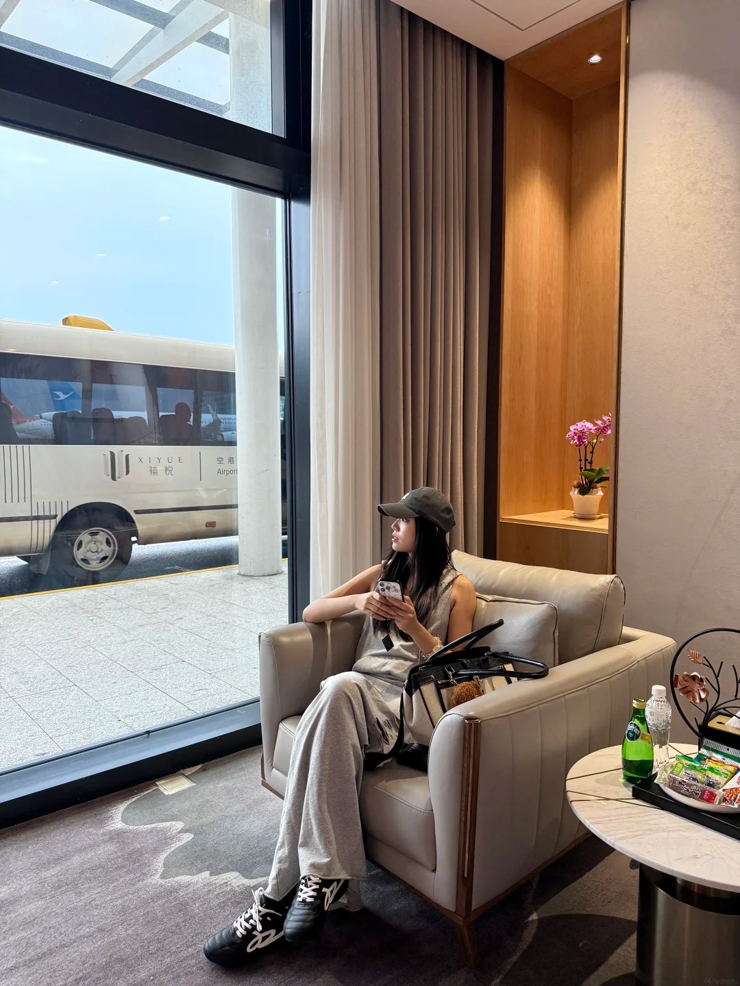 Trả th&ecirc;m 700.000 đồng để v&agrave;o ph&ograve;ng chờ VIP ở s&acirc;n bay, hơn 2 triệu đ&atilde; c&oacute; &ldquo;lối đi ri&ecirc;ng&rdquo; ở khu  - Ảnh 9.