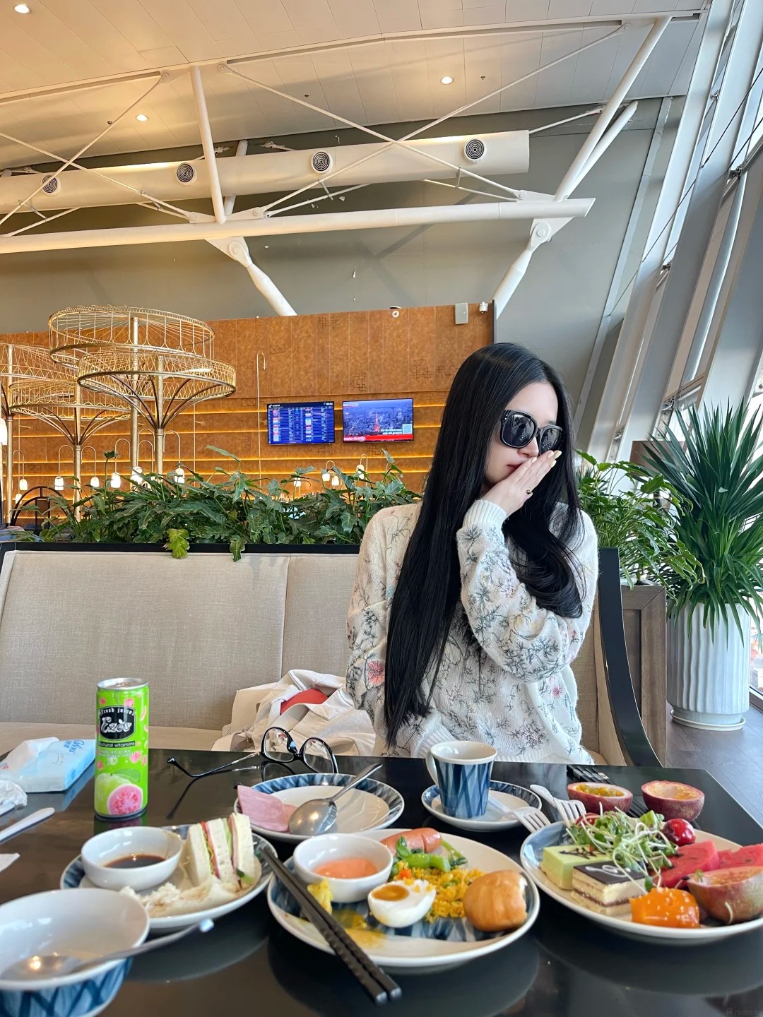 Trả th&ecirc;m 700.000 đồng để v&agrave;o ph&ograve;ng chờ VIP ở s&acirc;n bay, hơn 2 triệu đ&atilde; c&oacute; &ldquo;lối đi ri&ecirc;ng&rdquo; ở khu  - Ảnh 4.