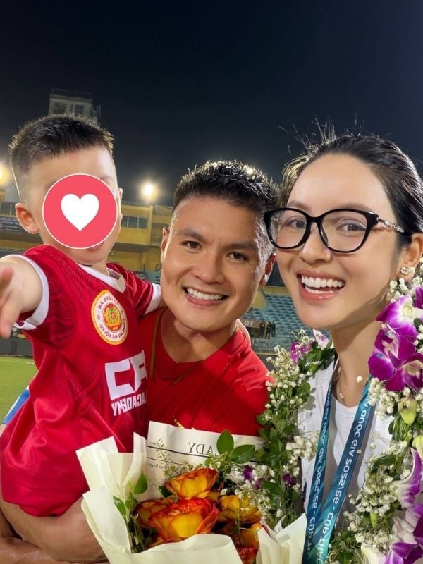 Quang Hải h&ocirc;n rồi nựng m&aacute; Chu Thanh Huyền - Ảnh 3.
