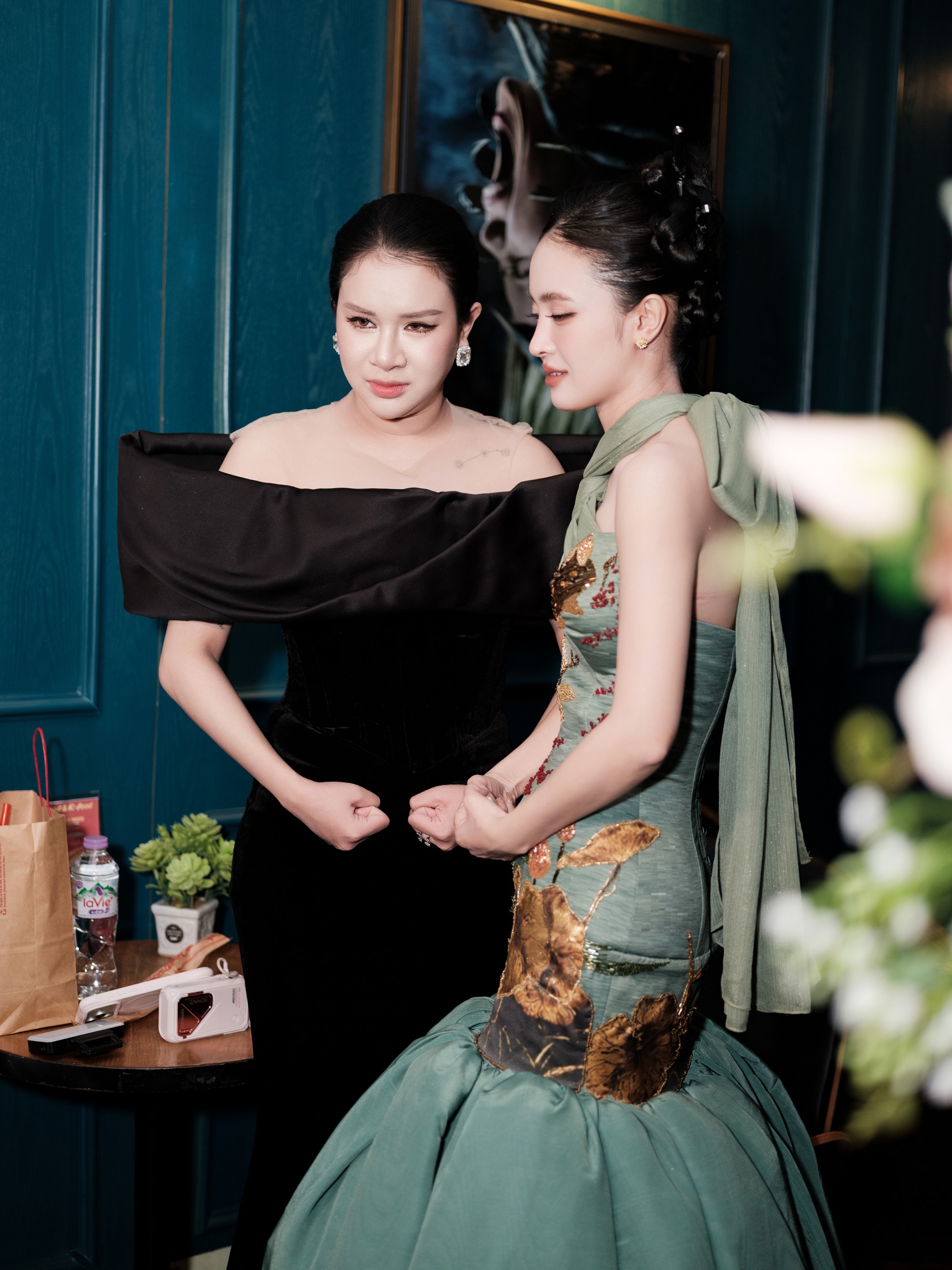 Tiêu Thố - nữ chủ quán trong Hộ linh tráng sĩ: "Tôi muốn trở thành một diễn viên điện ảnh" - Ảnh 2. Tiêu Thố - nữ chủ quán trong Hộ linh tráng sĩ: "Tôi muốn trở thành một diễn viên điện ảnh" - Ảnh 2.