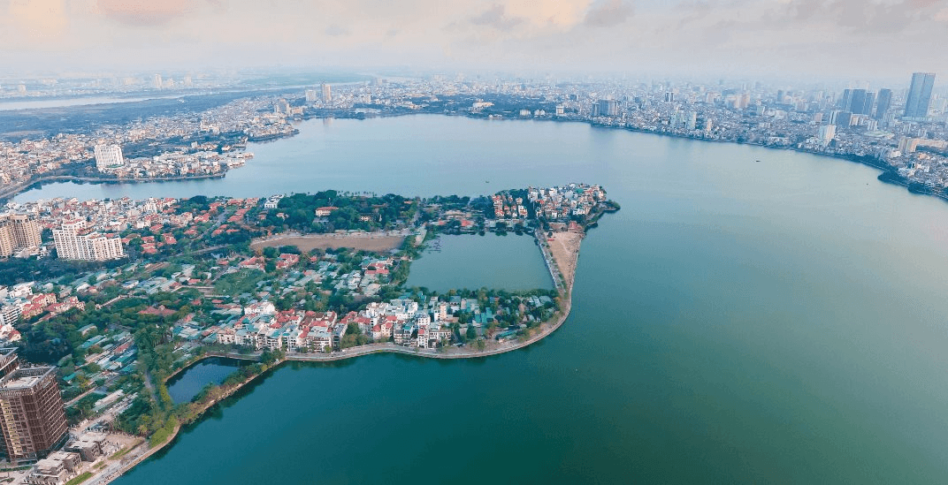 H&agrave; Nội sẽ x&acirc;y cầu đi bộ vươn ra giữa Hồ T&acirc;y giống như ở Thụy Sĩ, &Yacute;: Thiết kế đặc biệt, nằm trong đại dự &aacute;n cải tạo hơn 30.000 tỷ đồng - Ảnh 1.