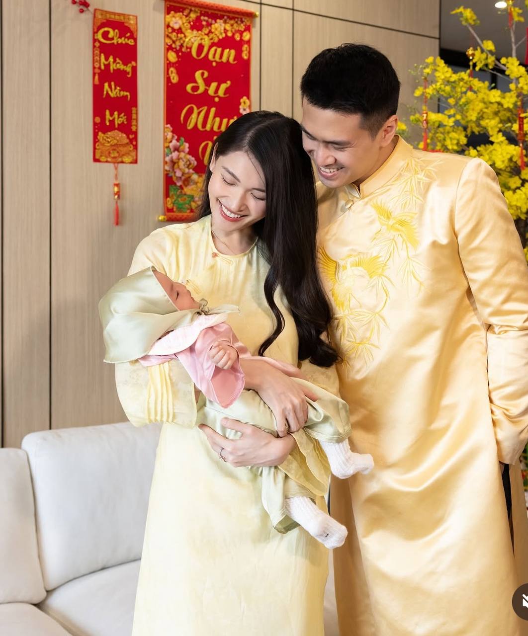 T&igrave;nh y&ecirc;u vi&ecirc;n m&atilde;n của &Aacute; hậu Th&ugrave;y Dung v&agrave; chồng tổng t&agrave;i đẹp nhất Vbiz - Ảnh 10.