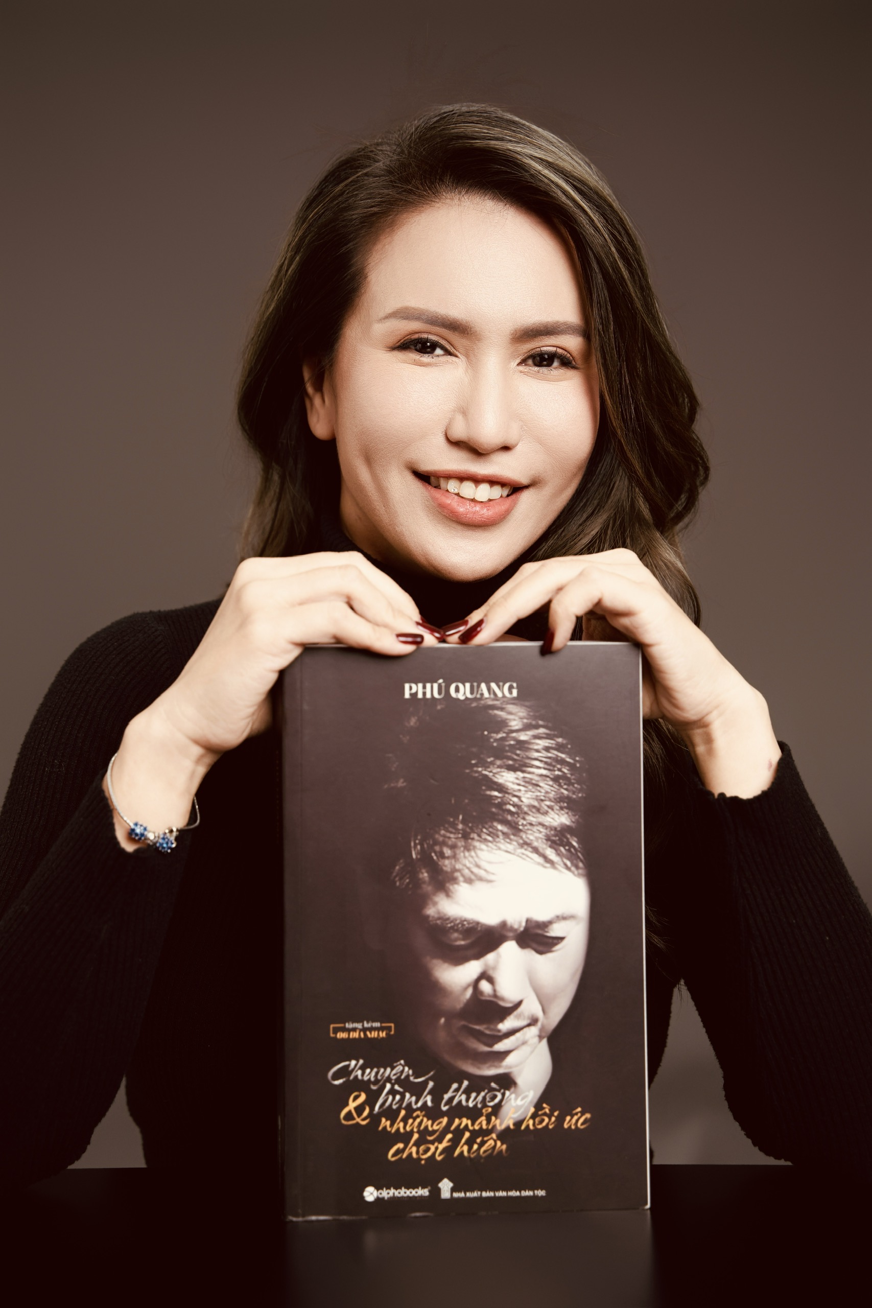 Con g&aacute;i ruột kể về những ng&agrave;y cuối đời của nhạc sĩ Ph&uacute; Quang: Đ&uacute;t cho cha một giọt c&agrave; ph&ecirc;, c&ugrave;ng nghe nhạc - Ảnh 2.