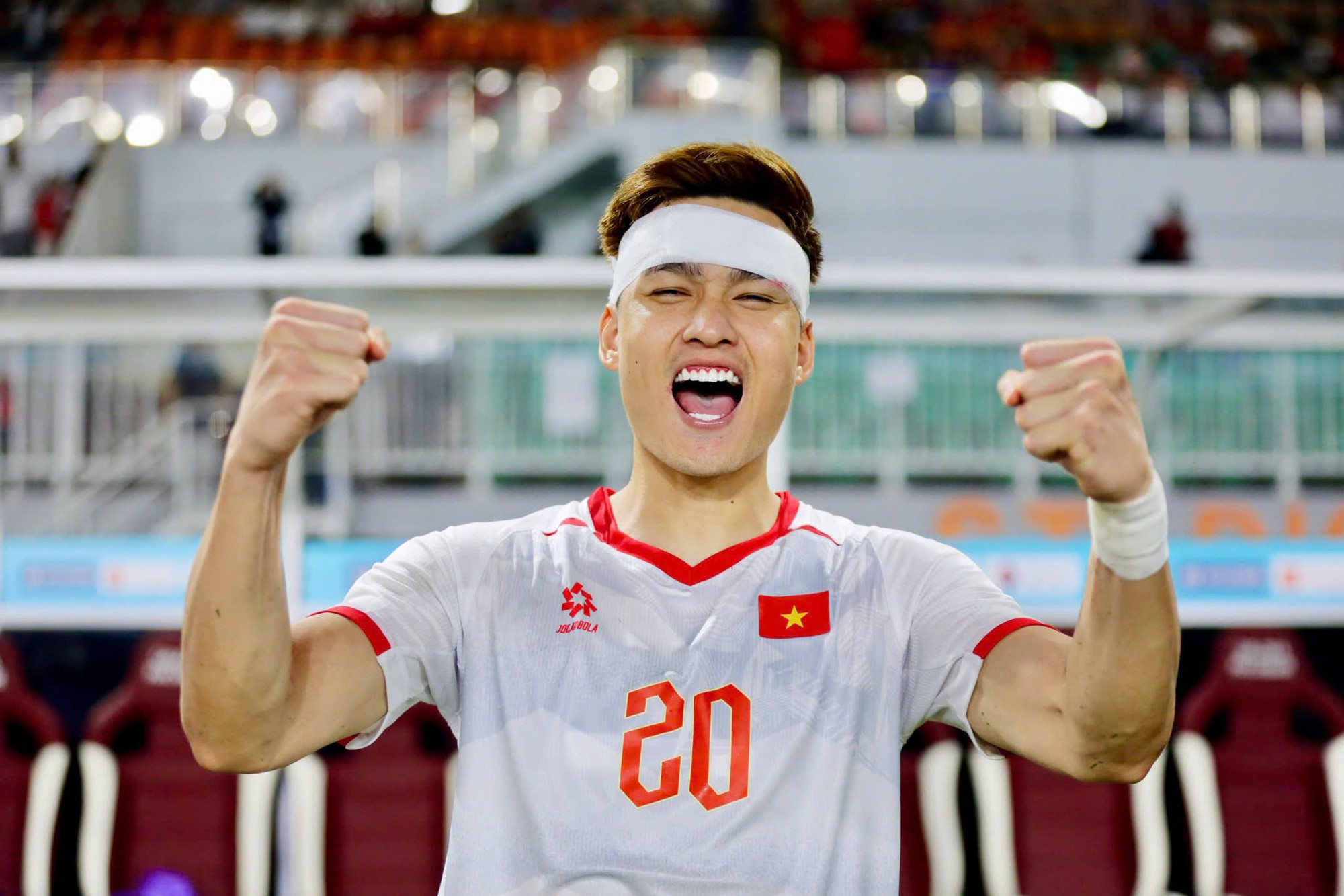 "Chúng ta đã nhận được một bài học, đừng đánh giá HLV Kim Sang-sik chỉ sau 1 trận đấu!" - Ảnh 1.