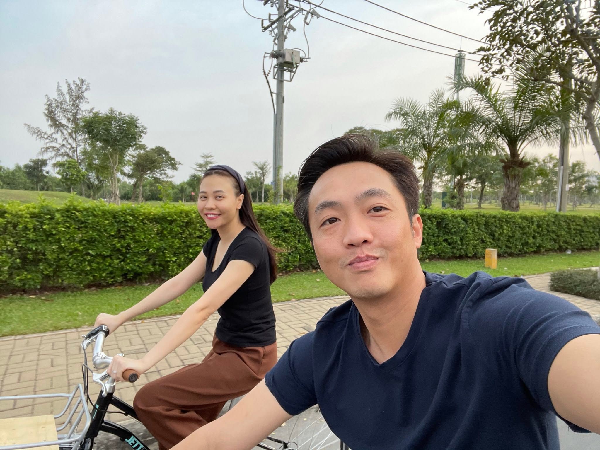 Thông tin về nam đại gia Việt SN 1982 bế con khóc nức nở khi nói về vợ - Ảnh 5. Thông tin về nam đại gia Việt SN 1982 bế con khóc nức nở khi nói về vợ - Ảnh 5.