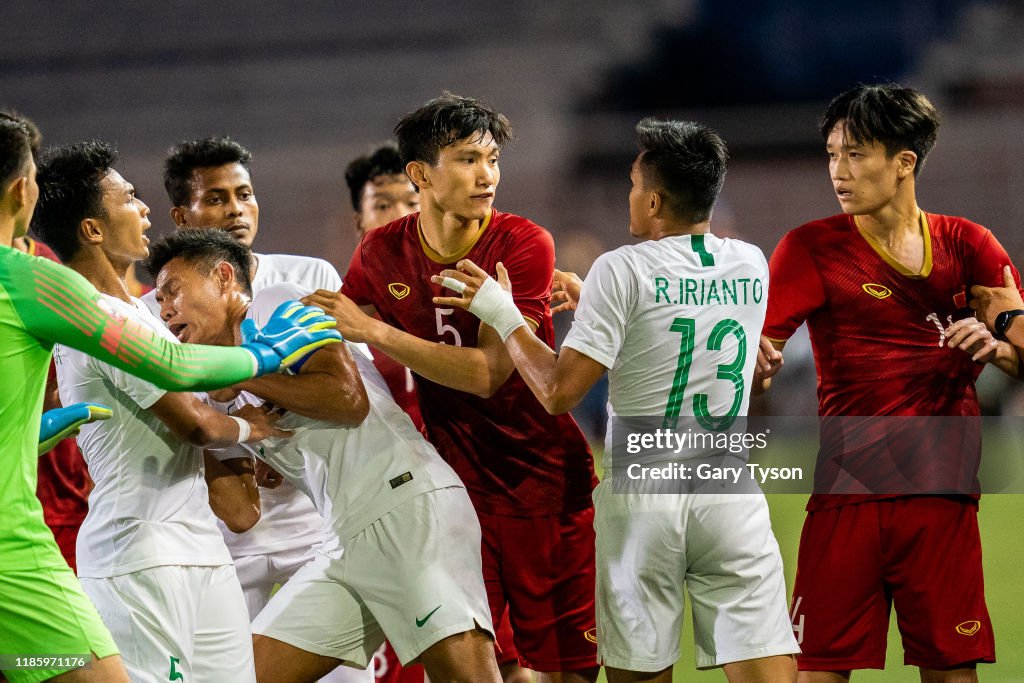 Đoàn Văn Hậu nối dài thành tích ngoạn mục, tiếp tục là "nỗi ám ảnh 10 năm" của tuyển Indonesia - Ảnh 1. Đoàn Văn Hậu nối dài thành tích ngoạn mục, tiếp tục là "nỗi ám ảnh 10 năm" của tuyển Indonesia - Ảnh 1.