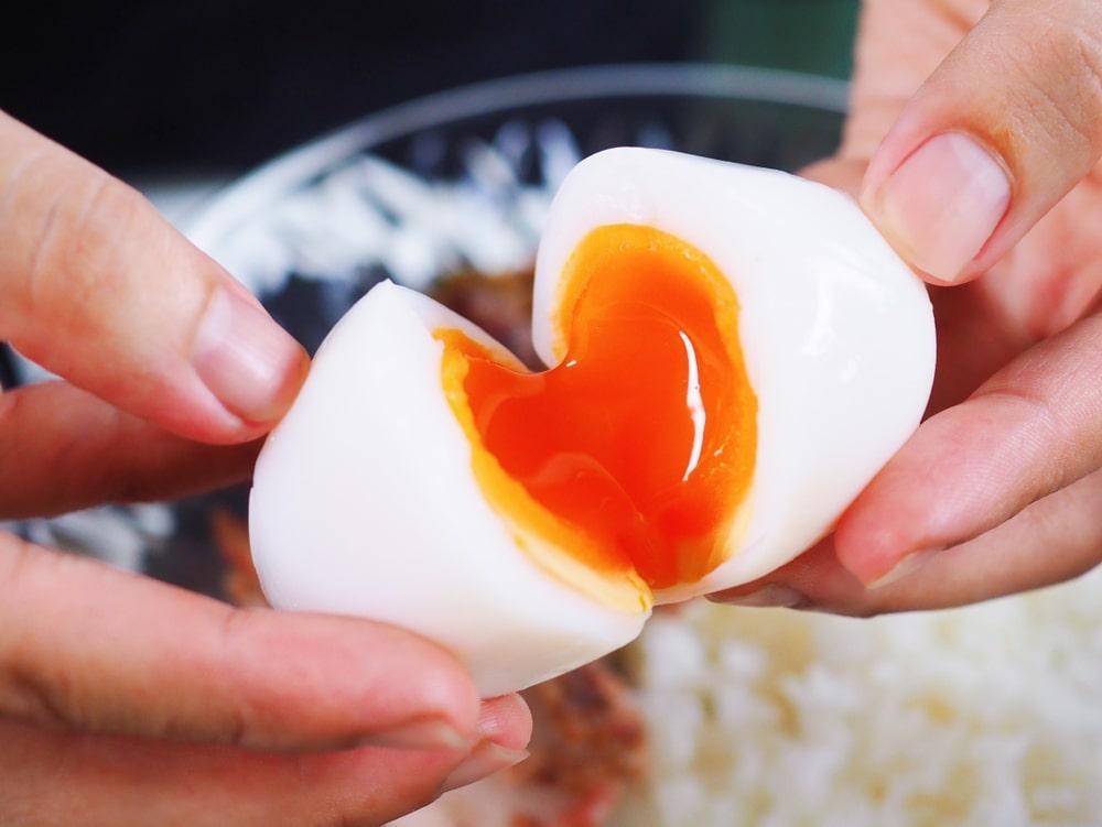 Khi luộc trứng, 99% mọi người đều mắc sai lầm: Đây mới là cách đúng để luộc trứng mềm ngon tuyệt vời- Ảnh 2.