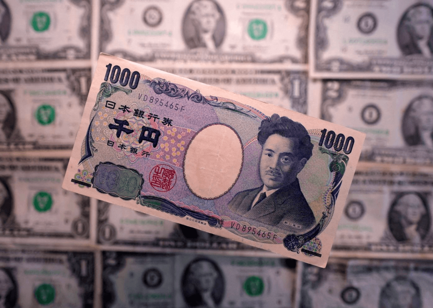 Nhật Bản t&igrave;m c&aacute;ch cứu đồng y&ecirc;n m&agrave; kh&ocirc;ng cần b&aacute;n 1.100 tỷ USD tr&aacute;i phiếu Mỹ: Fed sắp v&agrave;o cuộc? - Ảnh 1.