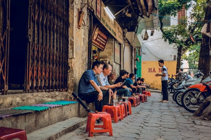 Quán cóc: Nét văn hóa bình dị của người Việt tại các góc phố - Ảnh 4. Quán cóc: Nét văn hóa bình dị của người Việt tại các góc phố - Ảnh 4.
