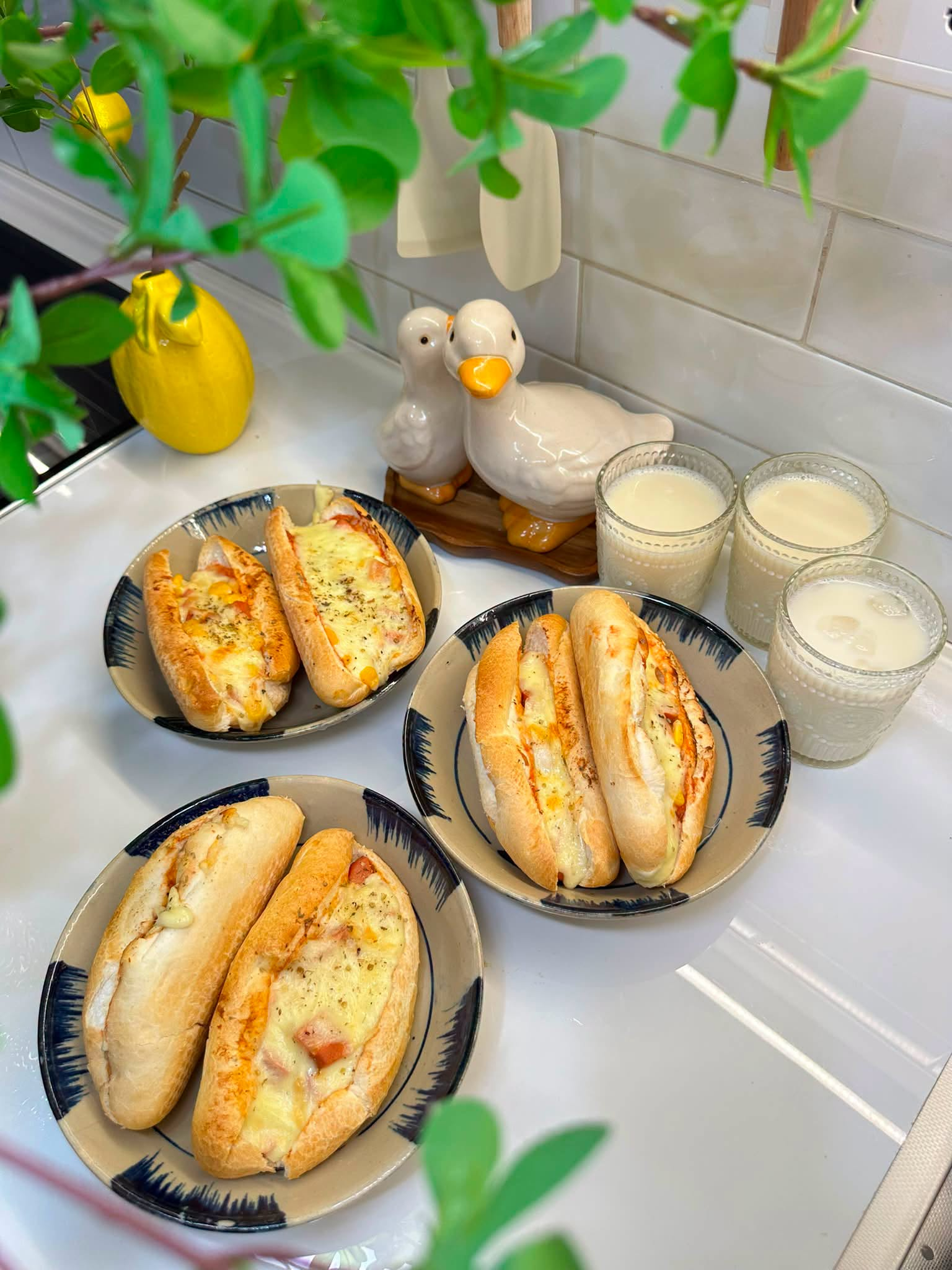 Mẹ đảm H&agrave; Nội dạy con trai v&agrave;o bếp nấu ăn suốt 1 th&aacute;ng h&egrave;: Nh&igrave;n m&acirc;m cơm b&eacute; l&agrave;m, c&aacute;c mẹ thi nhau v&agrave;o nhận "con rể" - Ảnh 6.