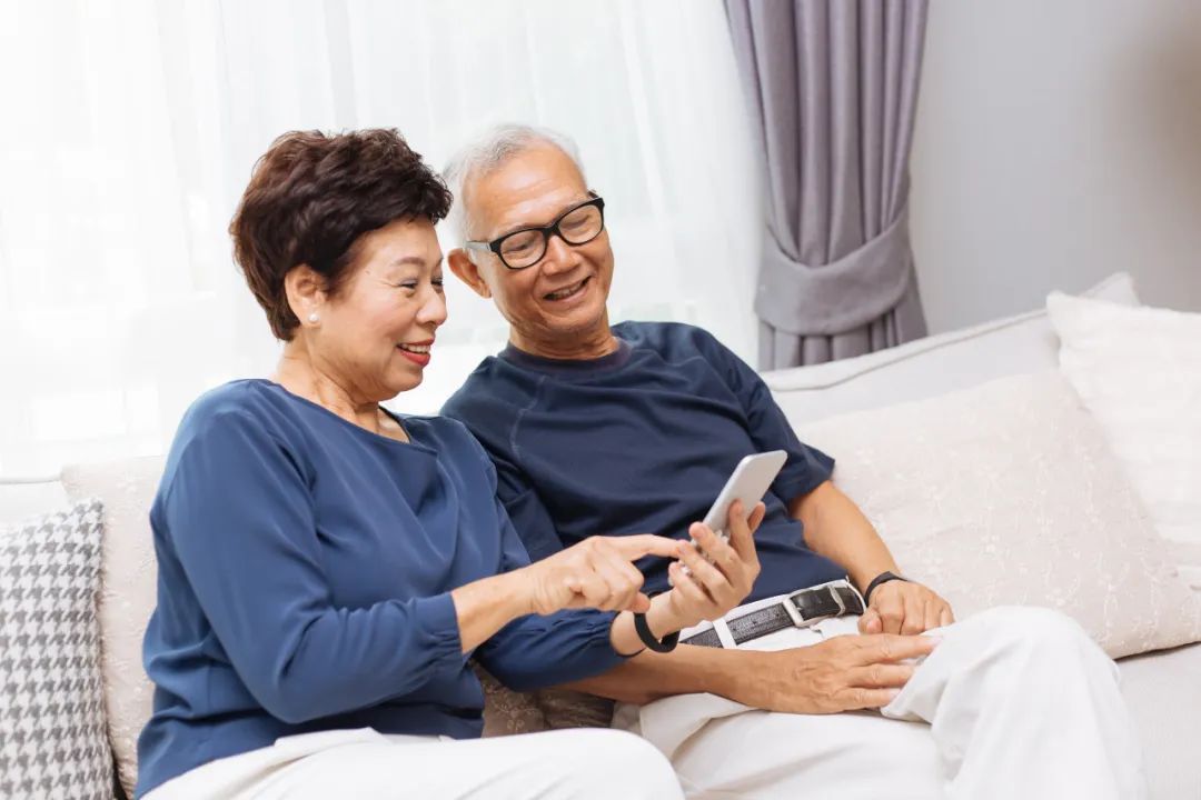 4 khoản tiền cha mẹ kh&ocirc;ng n&ecirc;n gi&uacute;p con khi tuổi gi&agrave; - Ảnh 2.