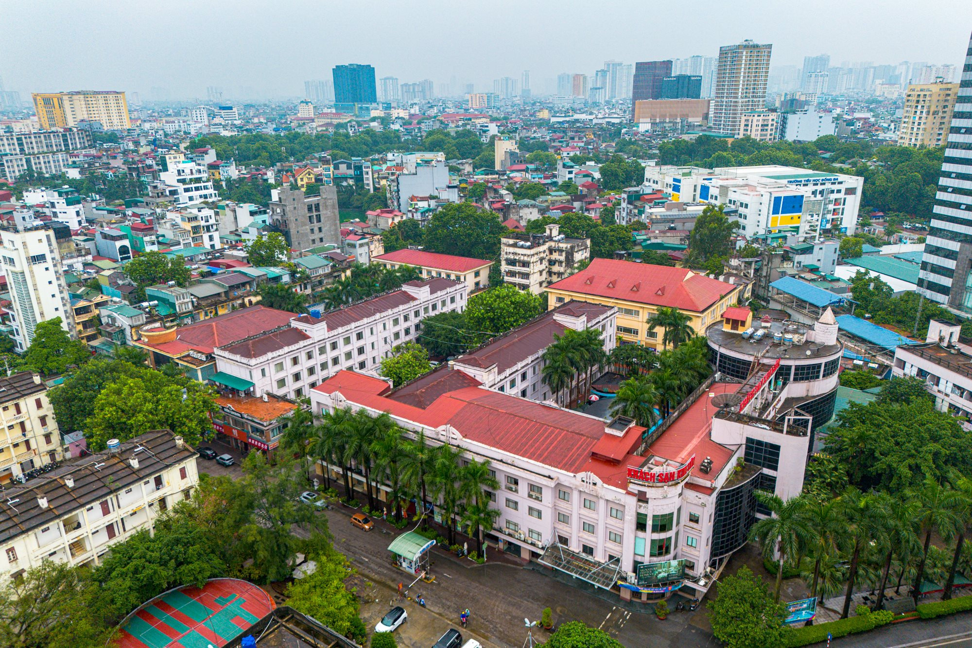 Cận cảnh khu đất gần C&ocirc;ng vi&ecirc;n Thống Nhất, được đề xuất x&acirc;y t&ograve;a th&aacute;p đ&ocirc;i cao nhất thế giới nối thẳng đến S&acirc;n vận động lớn nhất thế giới của Vingroup - Ảnh 7.