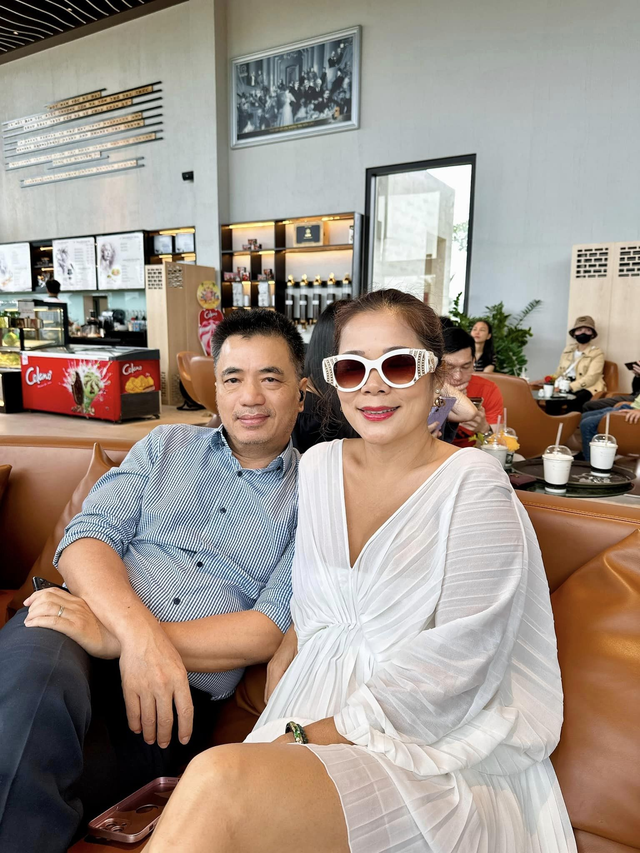 Việt Nam c&oacute; ph&oacute; chủ tịch tập đo&agrave;n nghỉ h&aacute;t 10 năm, ch&aacute;n showbiz lui về sống an nh&agrave;n ở biệt thự ngh&igrave;n m&eacute;t vu&ocirc;ng - Ảnh 4.