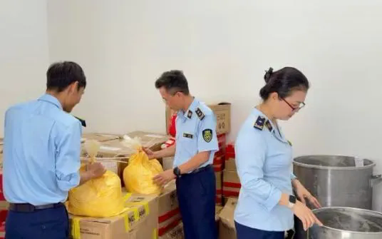 Phát hiện hơn 3,4 tấn mỹ phẩm không có phiếu công bố sản phẩm - Ảnh 1.
