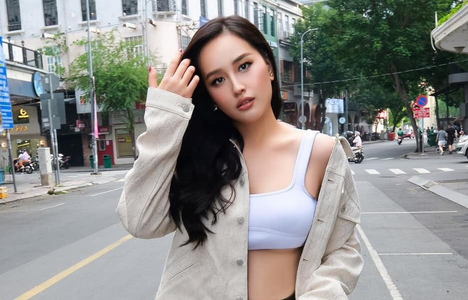 Cuộc sống giàu có đến ngột ngạt, mệt vì nghĩ cách tiêu tiền của Mai Phương Thúy quê Hà Nội, SN 1988 - Ảnh 2. Cuộc sống giàu có đến ngột ngạt, mệt vì nghĩ cách tiêu tiền của Mai Phương Thúy quê Hà Nội, SN 1988 - Ảnh 2.