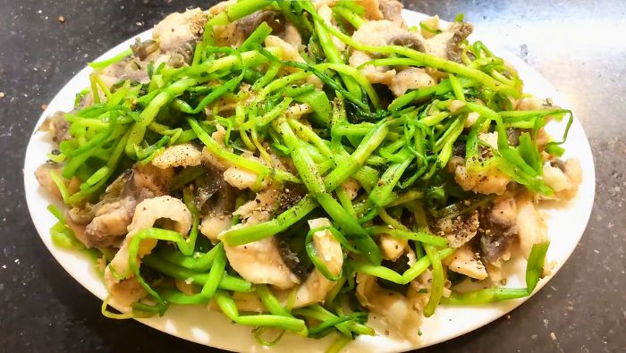 3 loại rau l&aacute; xanh "qu&eacute;t sạch" t&aacute;o b&oacute;n, vừa m&aacute;t ruột vừa tốt cho ti&ecirc;u h&oacute;a, m&ugrave;a h&egrave; chợ Việt n&agrave;o cũng c&oacute; - Ảnh 2.