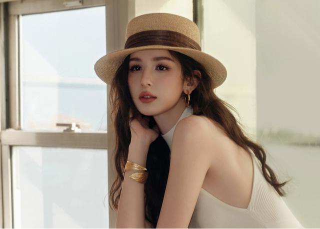 5 mỹ nhân Tân Cương đẹp nhất Cbiz: Địch Lệ Nhiệt Ba dẫn đầu, người cuối được ví như bước ra từ bích họa - Ảnh 10.