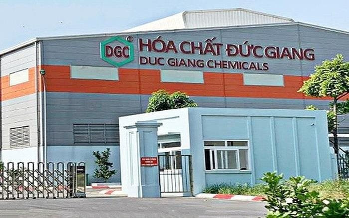  Động thái mới của Hoá chất Đức Giang sau biến cố khởi tố thêm 3 lãnh đạo  - Ảnh 1.