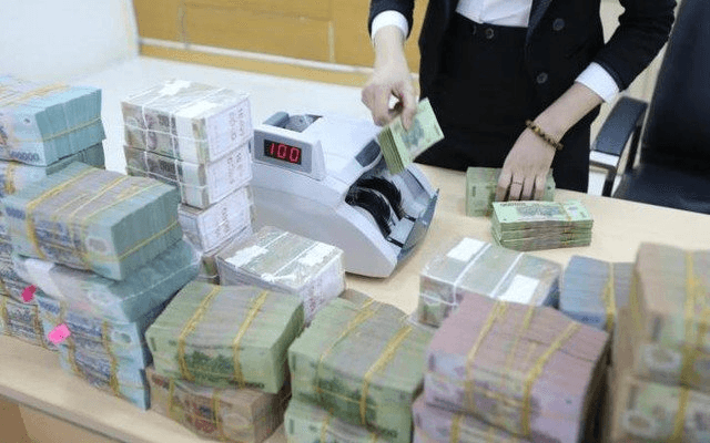 Gửi bao nhi&ecirc;u tiền v&agrave;o ng&acirc;n h&agrave;ng th&igrave; c&oacute; l&atilde;i h&agrave;ng th&aacute;ng 20 triệu đồng? - Ảnh 1.