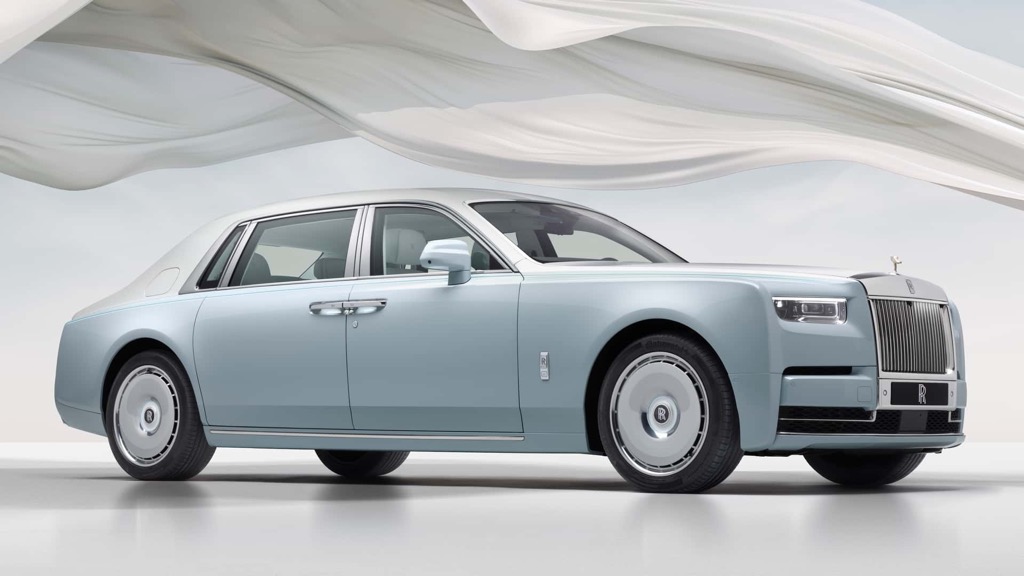 Hoa hậu Mai Phương Thúy đăng ảnh Rolls-Royce Phantom đúng ngày sinh nhật: Bản giới hạn 10 chiếc toàn cầu, giá quy đổi gần 68 tỷ đồng - Ảnh 2.