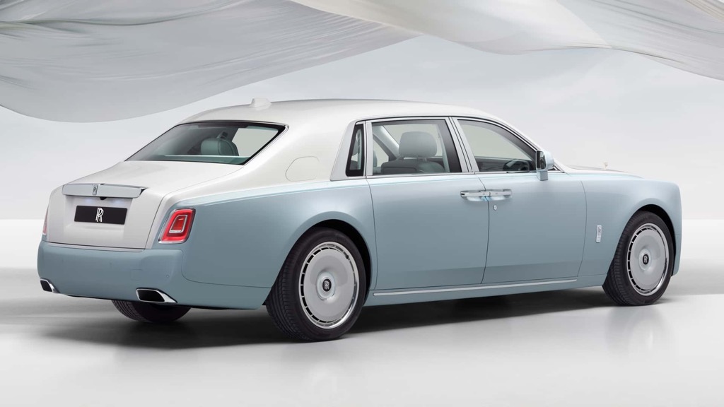 Hoa hậu Mai Phương Thúy đăng ảnh Rolls-Royce Phantom đúng ngày sinh nhật: Bản giới hạn 10 chiếc toàn cầu, giá quy đổi gần 68 tỷ đồng - Ảnh 3.