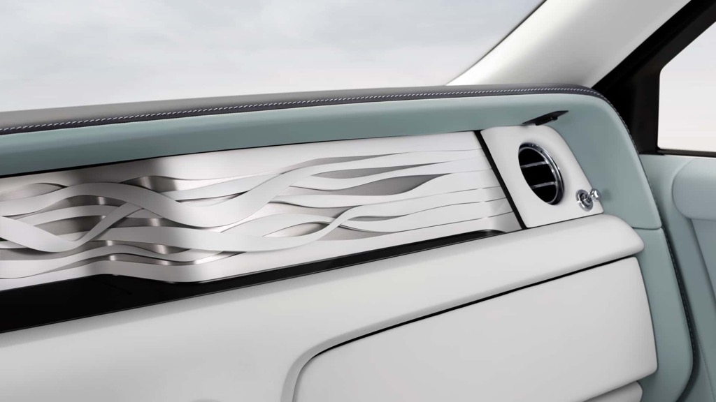 Hoa hậu Mai Phương Thúy đăng ảnh Rolls-Royce Phantom đúng ngày sinh nhật: Bản giới hạn 10 chiếc toàn cầu, giá quy đổi gần 68 tỷ đồng - Ảnh 10.