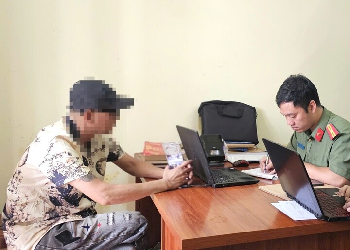 Đăng tin x&uacute;c phạm tr&ecirc;n Facebook , người đ&agrave;n &ocirc;ng bị phạt 7 , 5 triệu đồng năm 2026 - Ảnh 1.