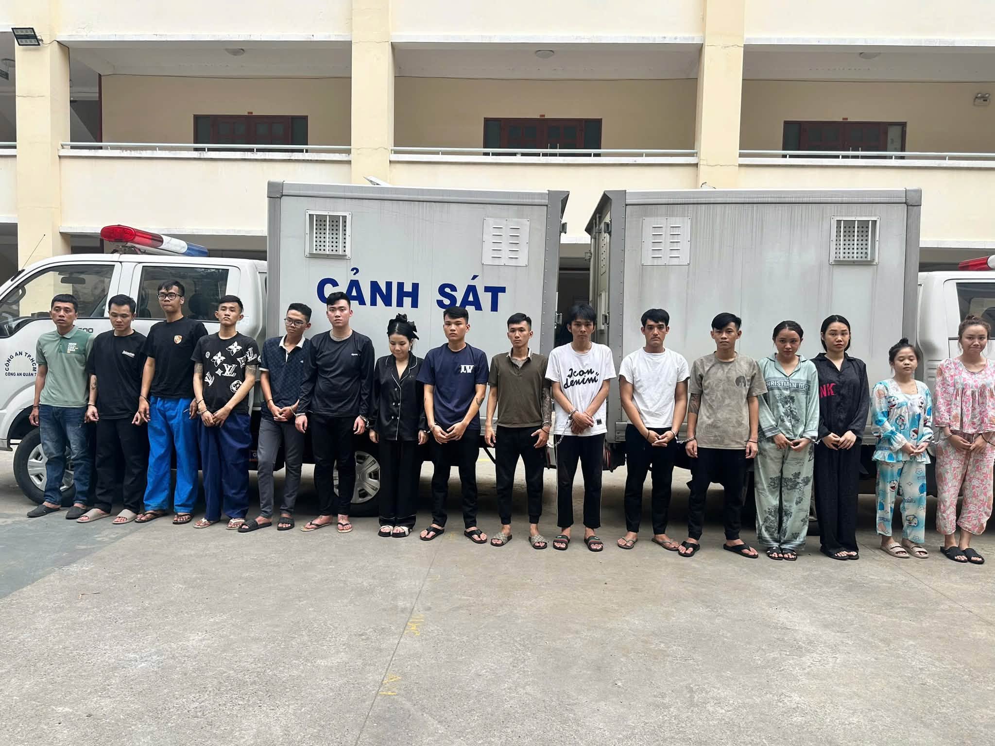 Bắt Lê Quang Trọng SN 2000 và 29 người trong chuyên án phức tạp, tang vật thu giữ đặc biệt lớn - Ảnh 1.
