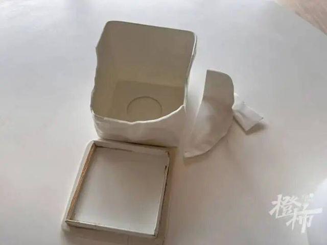 B&eacute; trai 1 tuổi l&agrave;m vỡ hộp giấy, kh&aacute;ch sạn đ&ograve;i đền 3,3 triệu đồng - Ảnh 2.