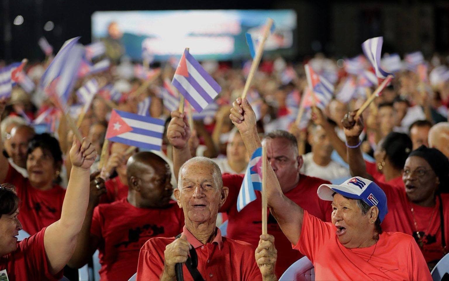 Cuba cắt giảm 92.000 việc l&agrave;m: Chuyện g&igrave; đang diễn ra?