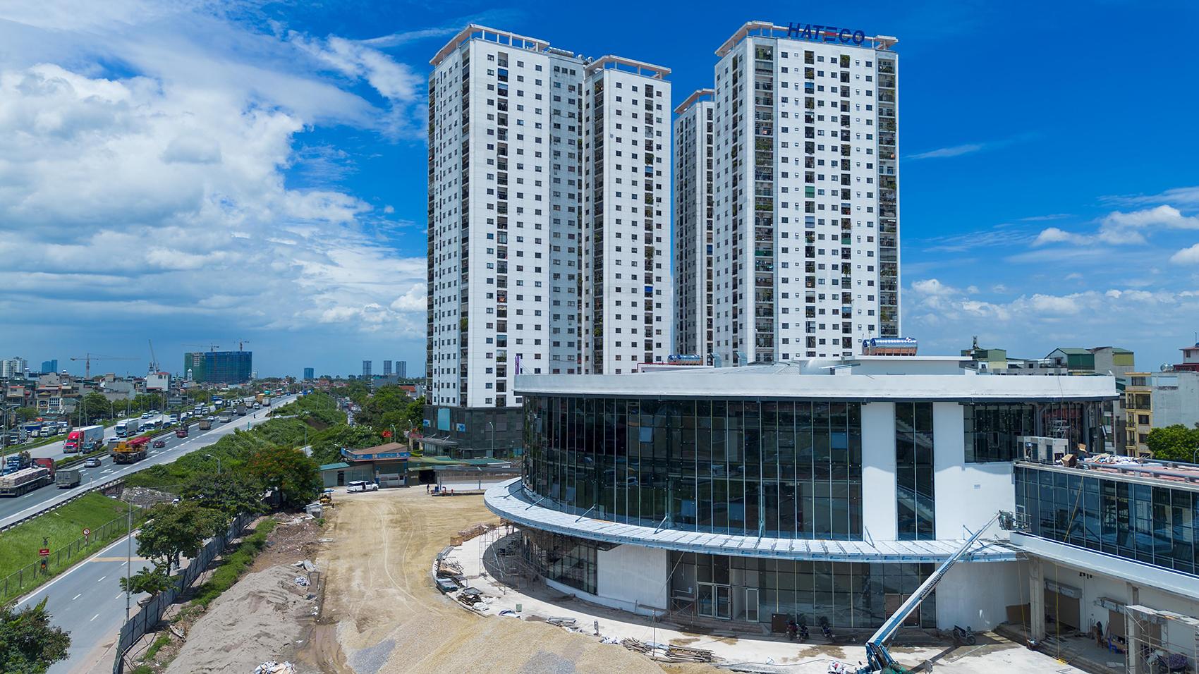 Diện mạo mới của bến xe kh&aacute;ch gần 120 tỷ đồng ở H&agrave; Nội sau hơn một năm thi c&ocirc;ng khiến nhiều người bất ngờ - Ảnh 14.