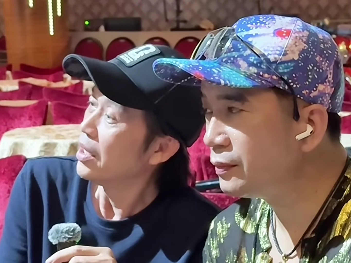 NSƯT Ho&agrave;i Linh đi xe m&aacute;y chạy show, rất đắt show - Ảnh 2.