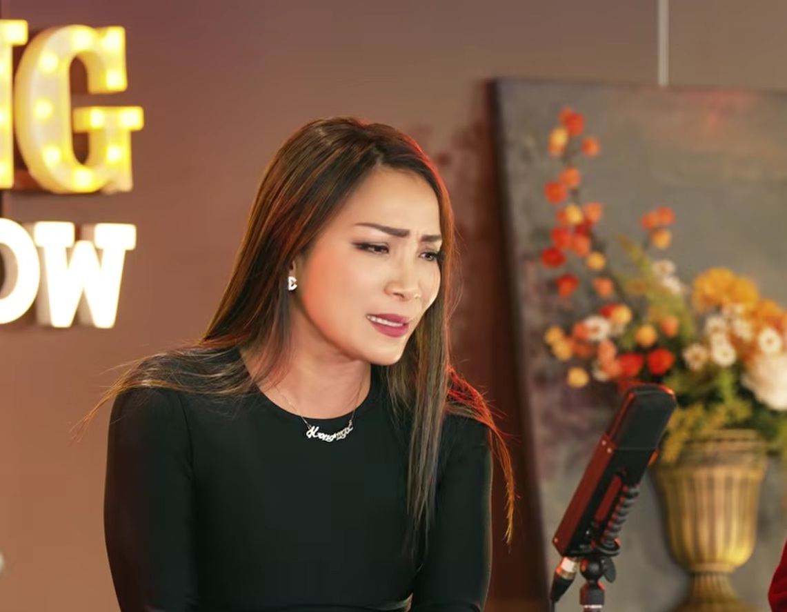Quang Dũng bị một nữ ca sĩ hỏi thẳng v&igrave; kh&ocirc;ng chịu nắm tay: "Anh n&oacute;i thẳng ra đi!"- Ảnh 1.