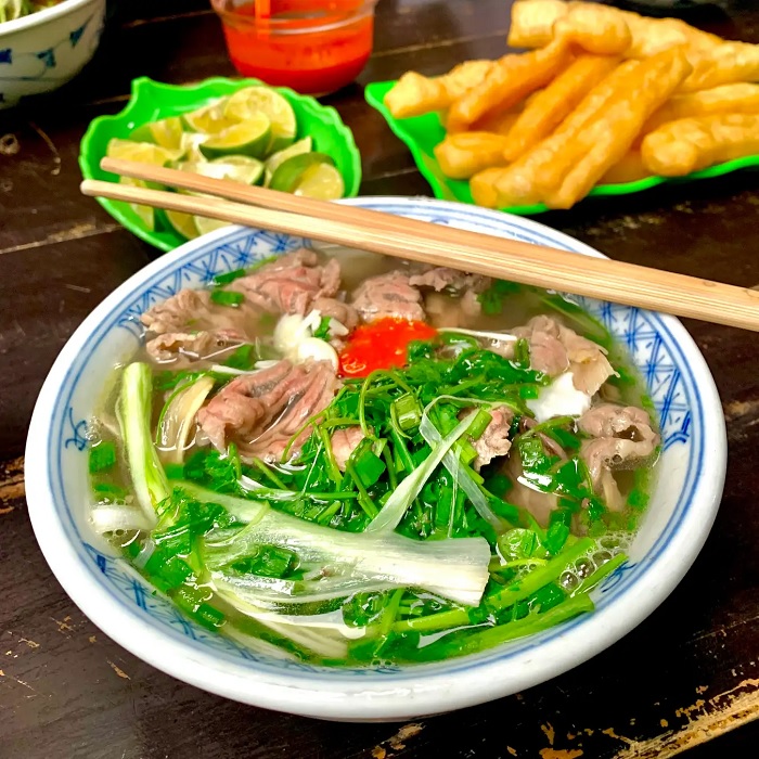 V&igrave; sao phở H&agrave; Nội hay b&aacute;n hết trước giờ trưa? - Ảnh 2.