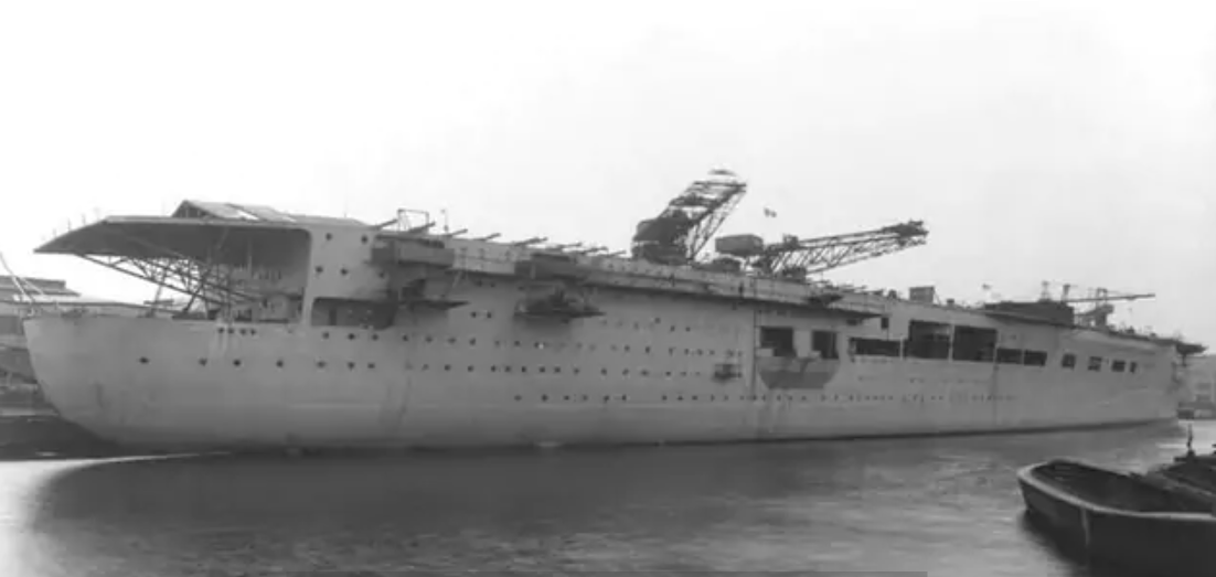 Tàu sân bay Đức Quốc xã Graf Zeppelin và những bí ẩn chưa được giải mã - Ảnh 3. Tàu sân bay Đức Quốc xã Graf Zeppelin và những bí ẩn chưa được giải mã - Ảnh 3.