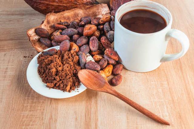 Ăn h&agrave;ng trăm b&aacute;t m&igrave; vẫn giữ d&aacute;ng thon gọn, người phụ nữ Nhật Bản chia sẻ loại đồ uống b&aacute;n đầy ở Việt Nam - Ảnh 2.