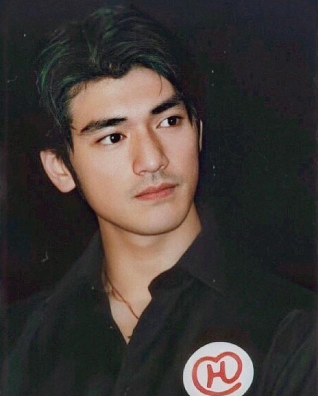Sao nam b&iacute; ẩn nhất showbiz: Sở hữu t&agrave;i sản ngh&igrave;n tỷ nhưng sống như "người v&ocirc; h&igrave;nh", đạo diễn phải năn nỉ mới chịu đ&oacute;ng phim- Ảnh 2.