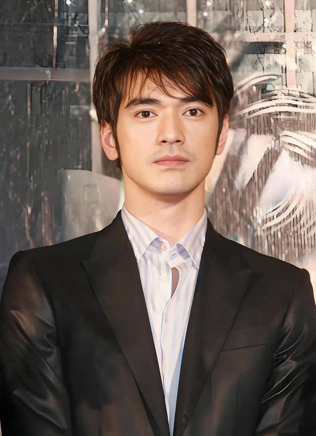 Sao nam b&iacute; ẩn nhất showbiz: Sở hữu t&agrave;i sản ngh&igrave;n tỷ nhưng sống như "người v&ocirc; h&igrave;nh", đạo diễn phải năn nỉ mới chịu đ&oacute;ng phim- Ảnh 5.