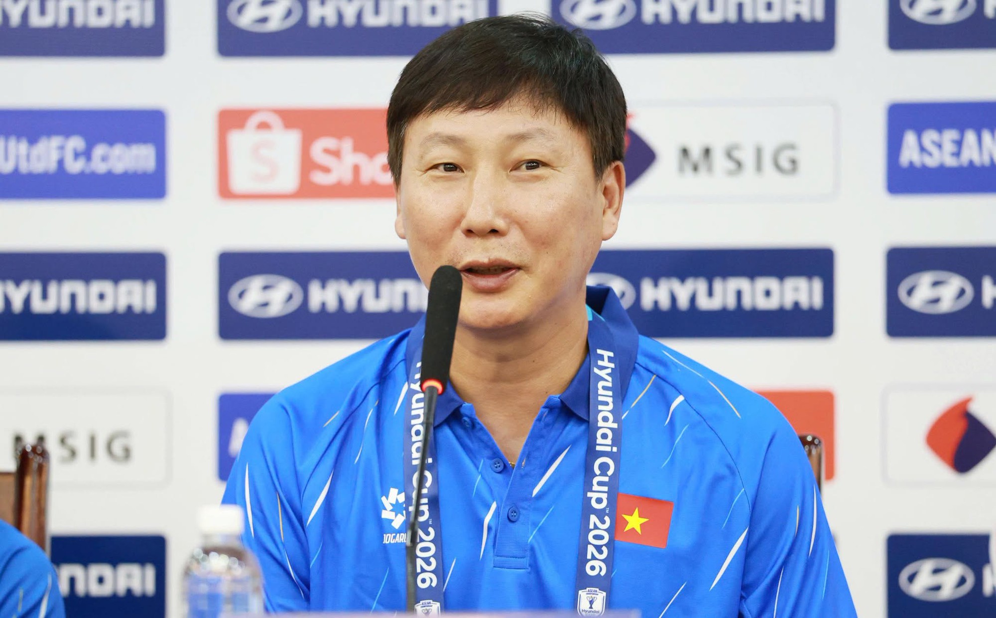 Tuyển thủ Việt Nam chính thức được xóa thẻ, HLV Kim Sang-sik đầy đủ lực lượng đá bán kết AFF Cup - Ảnh 1. Tuyển thủ Việt Nam chính thức được xóa thẻ, HLV Kim Sang-sik đầy đủ lực lượng đá bán kết AFF Cup - Ảnh 1.