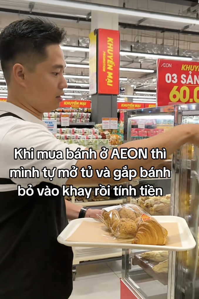 Kênh TikTok chỉ cách tự lấy bánh ở siêu thị, order mì cay… hút cả triệu view: Vì sao những chuyện tưởng ai cũng biết lại có sức hút?- Ảnh 2.