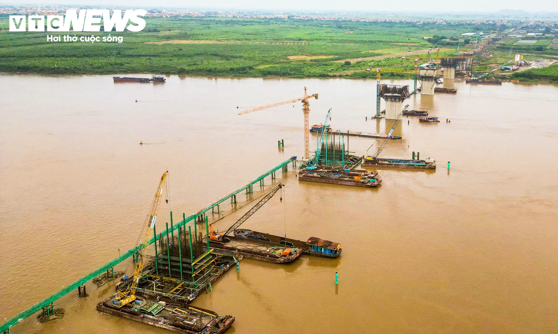 Cầu Hồng H&agrave; dần ho&agrave;n thiện sau 8 th&aacute;ng thi c&ocirc;ng vượt tiến độ - Ảnh 3.