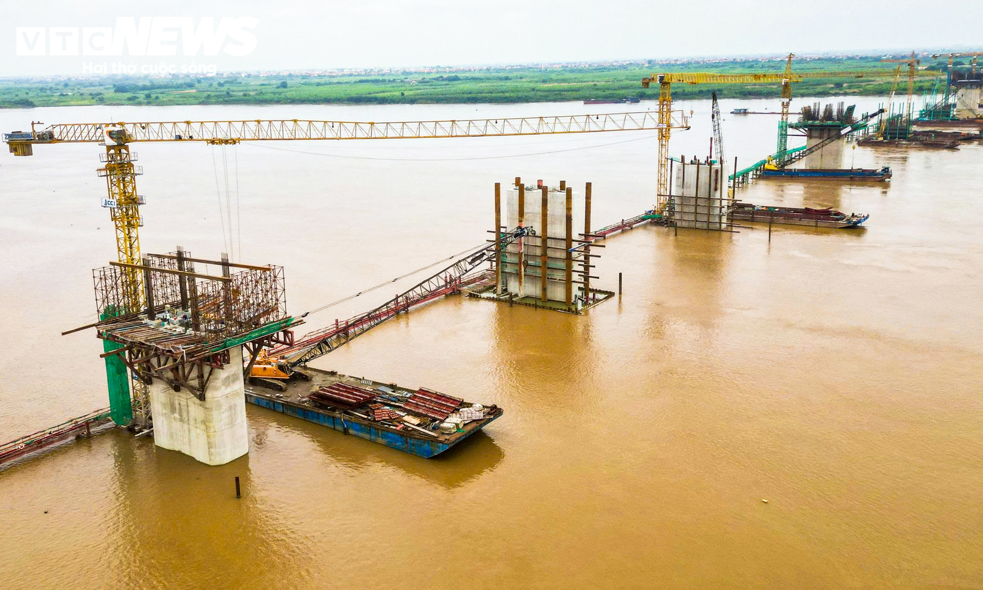 Cầu Hồng H&agrave; dần ho&agrave;n thiện sau 8 th&aacute;ng thi c&ocirc;ng vượt tiến độ - Ảnh 6.