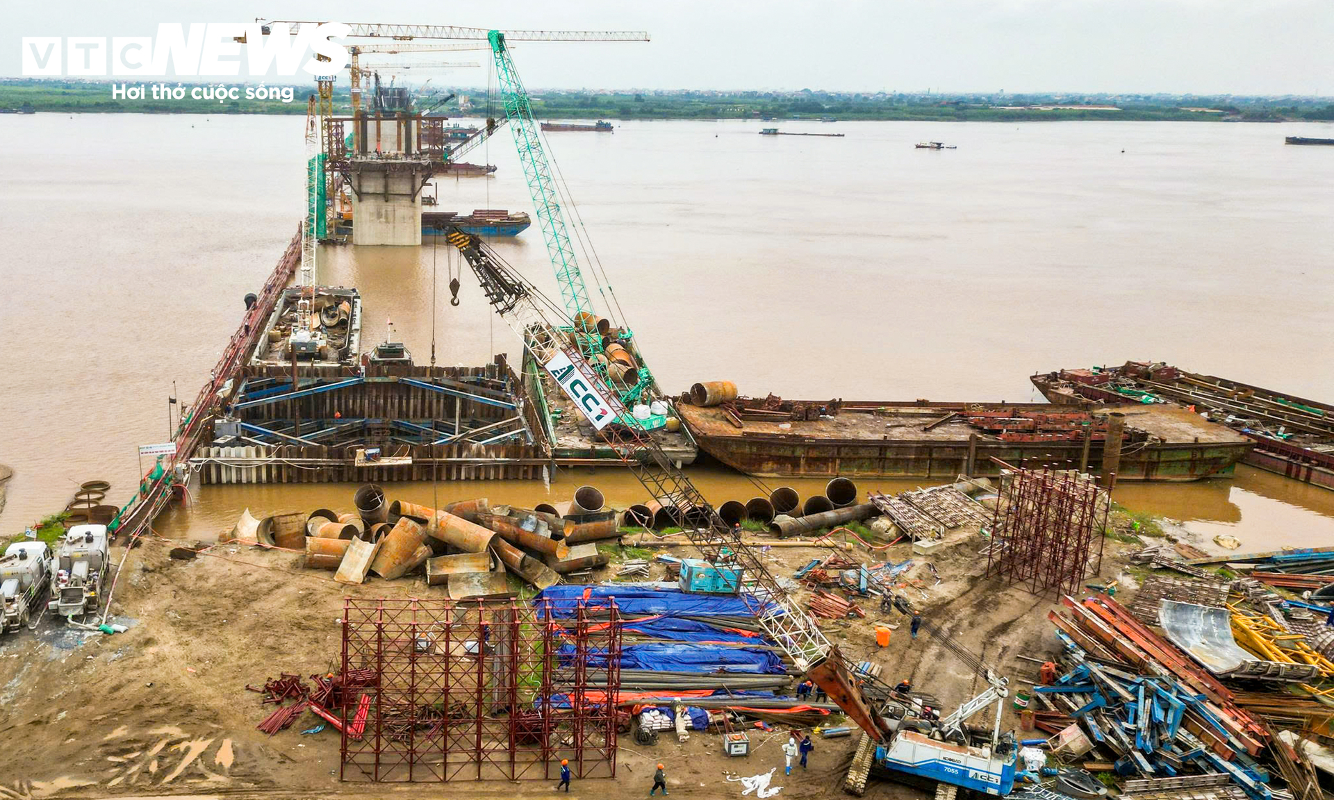 Cầu Hồng H&agrave; dần ho&agrave;n thiện sau 8 th&aacute;ng thi c&ocirc;ng vượt tiến độ - Ảnh 7.