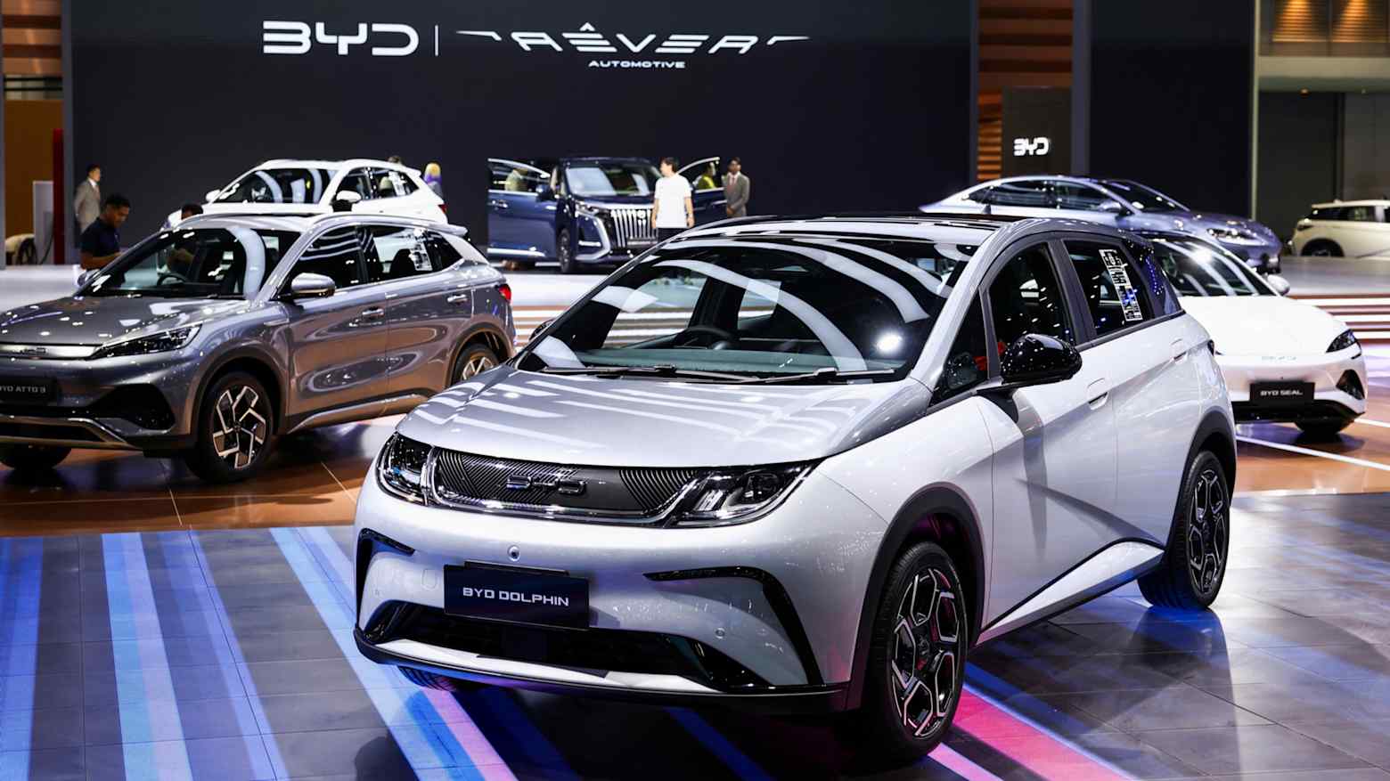 Gi&aacute; xe điện to&agrave;n cầu giảm xuống dưới xe hybrid, xe gi&aacute; rẻ Trung Quốc ng&agrave;y c&agrave;ng phổ biến - Ảnh 1.