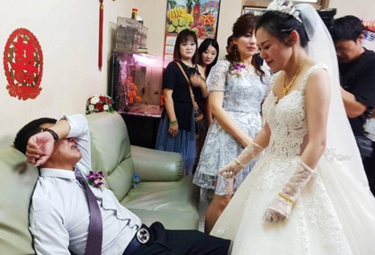 Ng&agrave;y cưới, t&ocirc;i h&atilde;nh diện v&igrave; lấy được vợ đẹp n&ecirc;n uống qu&aacute; ch&eacute;n, ngờ đ&acirc;u đ&ecirc;m t&acirc;n h&ocirc;n lại nhục nh&atilde; đến mức s&aacute;ng ra kh&ocirc;ng muốn n&oacute;i g&igrave; với vợ- Ảnh 1.