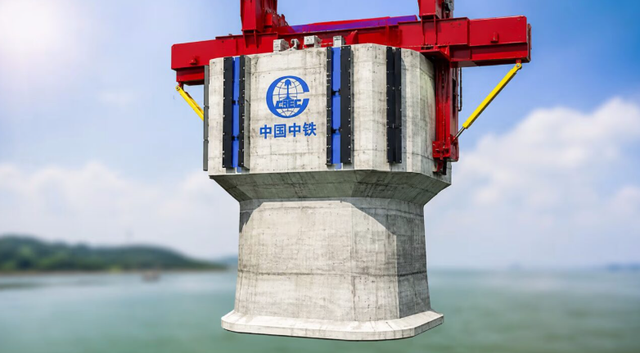 Phát hiện Trung Quốc nâng khối bê tông cốt thép nặng 1.540 tấn bằng thiết bị đặc biệt, một siêu công trình đường thủy sắp lộ diện - Ảnh 1. Phát hiện Trung Quốc nâng khối bê tông cốt thép nặng 1.540 tấn bằng thiết bị đặc biệt, một siêu công trình đường thủy sắp lộ diện - Ảnh 1.