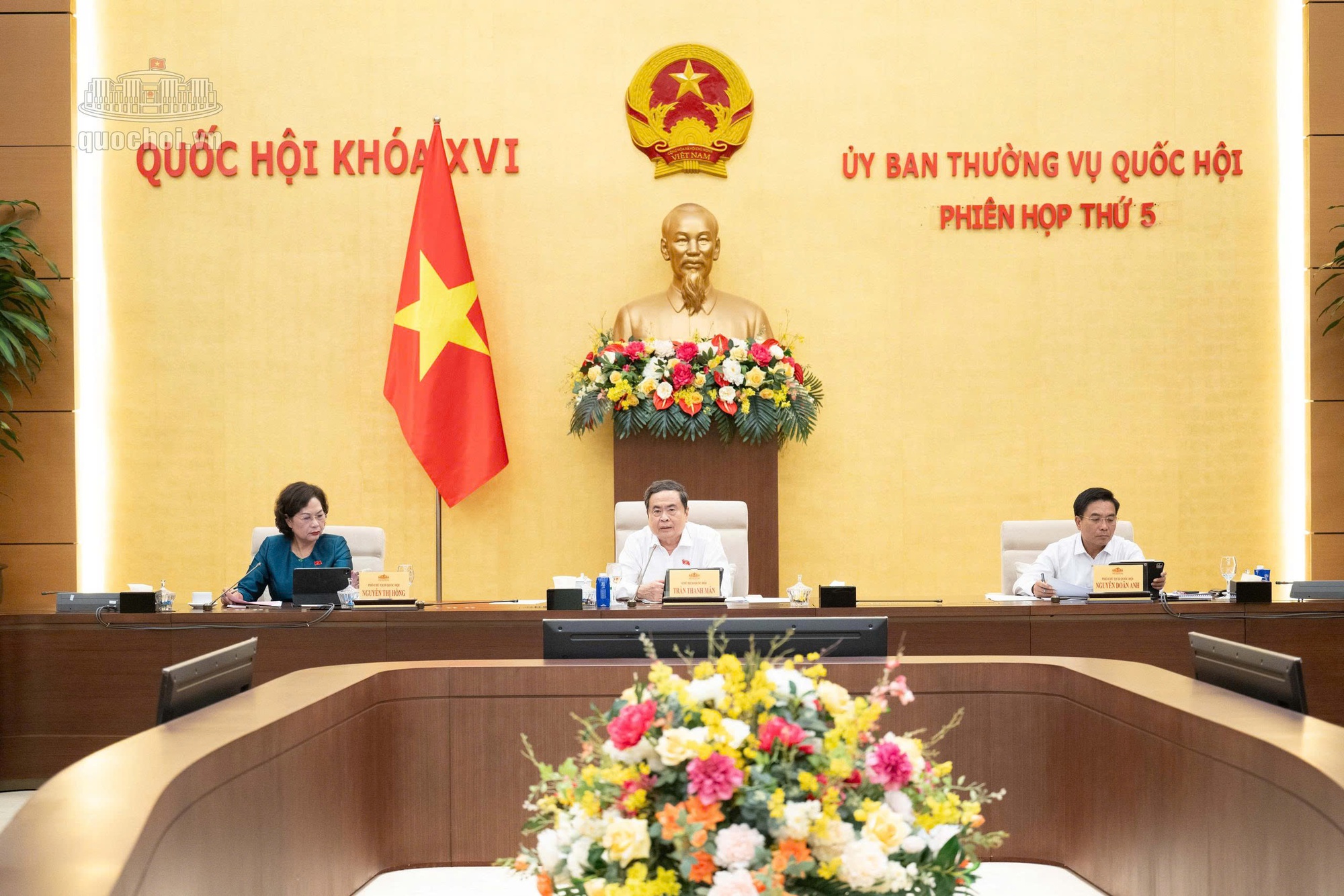 Doanh nghiệp dưới 100 tỷ đồng sẽ được nộp thuế đơn giản hóa từ 2026 - Ảnh 5. Doanh nghiệp dưới 100 tỷ đồng sẽ được nộp thuế đơn giản hóa từ 2026 - Ảnh 5.