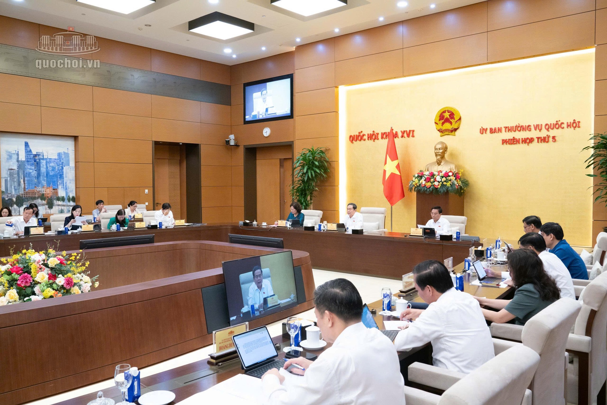 Doanh nghiệp dưới 100 tỷ đồng sẽ được nộp thuế đơn giản hóa từ 2026 - Ảnh 7. Doanh nghiệp dưới 100 tỷ đồng sẽ được nộp thuế đơn giản hóa từ 2026 - Ảnh 7.