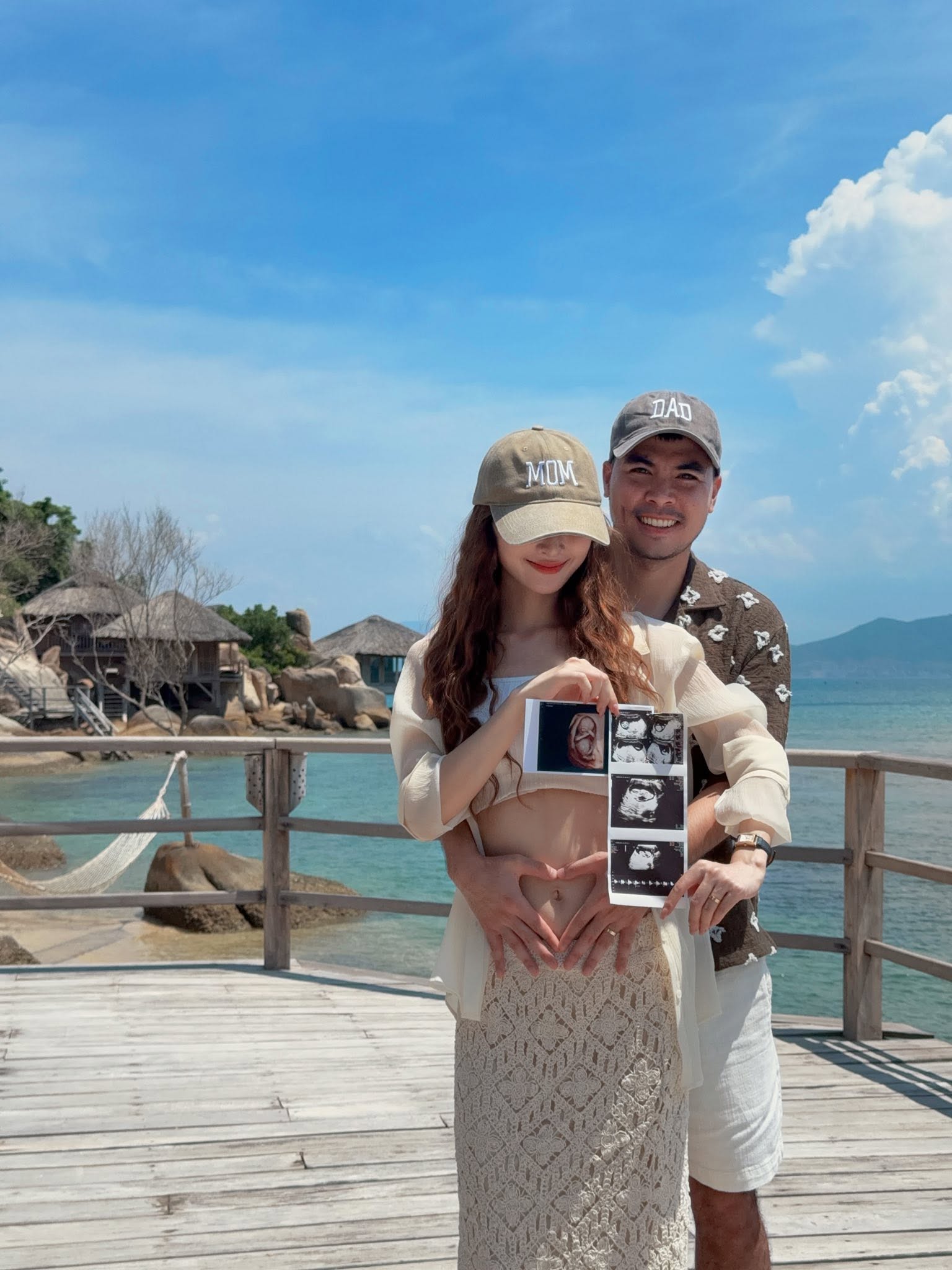 Nữ MC VTV xinh đẹp cưới cầu thủ nổi tiếng, mang thai con đầu lòng mà nhan sắc lên hương, góc nghiêng lại cực giống Khả Ngân - Ảnh 6.