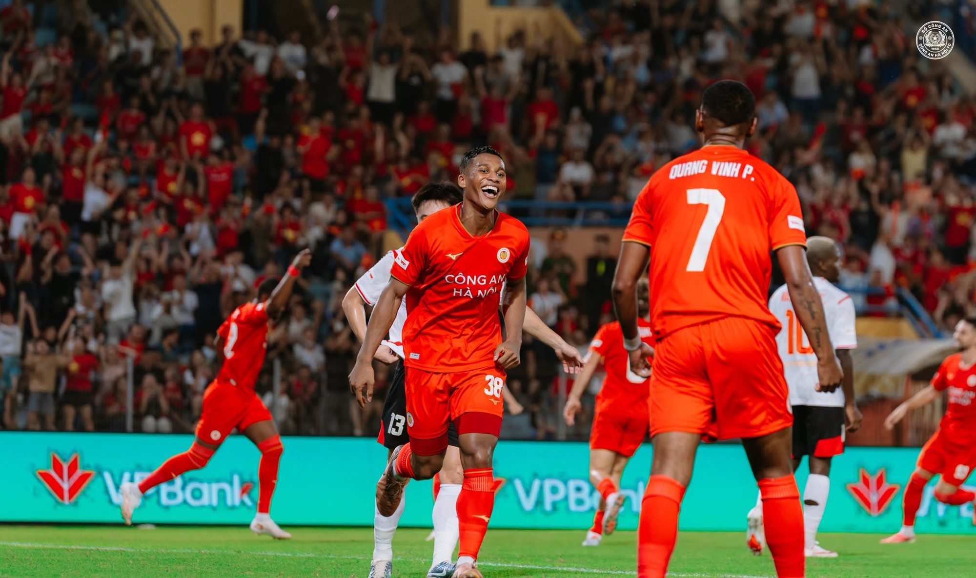 Nhân vật 2 lần vô địch AFF Cup mở lời, HLV Kim Sang-sik có đội hình “5 nhập tịch” đấu Thái Lan? - Ảnh 2. Nhân vật 2 lần vô địch AFF Cup mở lời, HLV Kim Sang-sik có đội hình “5 nhập tịch” đấu Thái Lan? - Ảnh 2.
